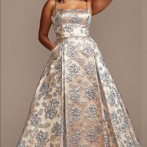 Metallic Jaquard Spaghetti Strap Prom Dress/Gown